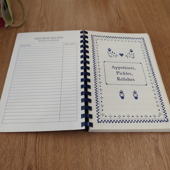 Vintage cookbook from 1991 ABCDe...licious addition any kitchen. Oak Lawn School - Picture 6 of 12